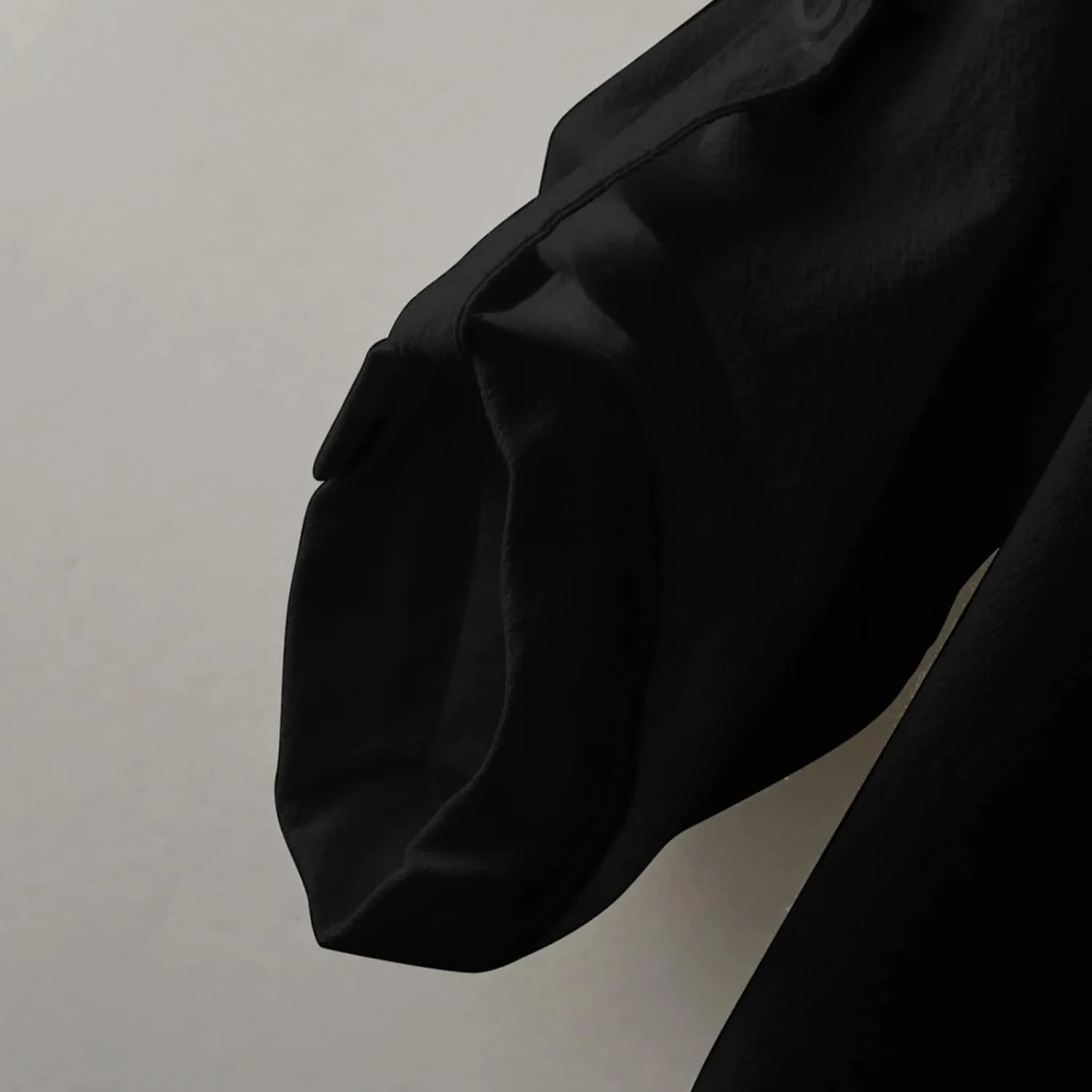 2023 Classic Fit Roll-Up Sleeve Thin Shirts for Men Solid Color Hi-Low Hem Lightweight Soft Button Down Pocket Summer Tops