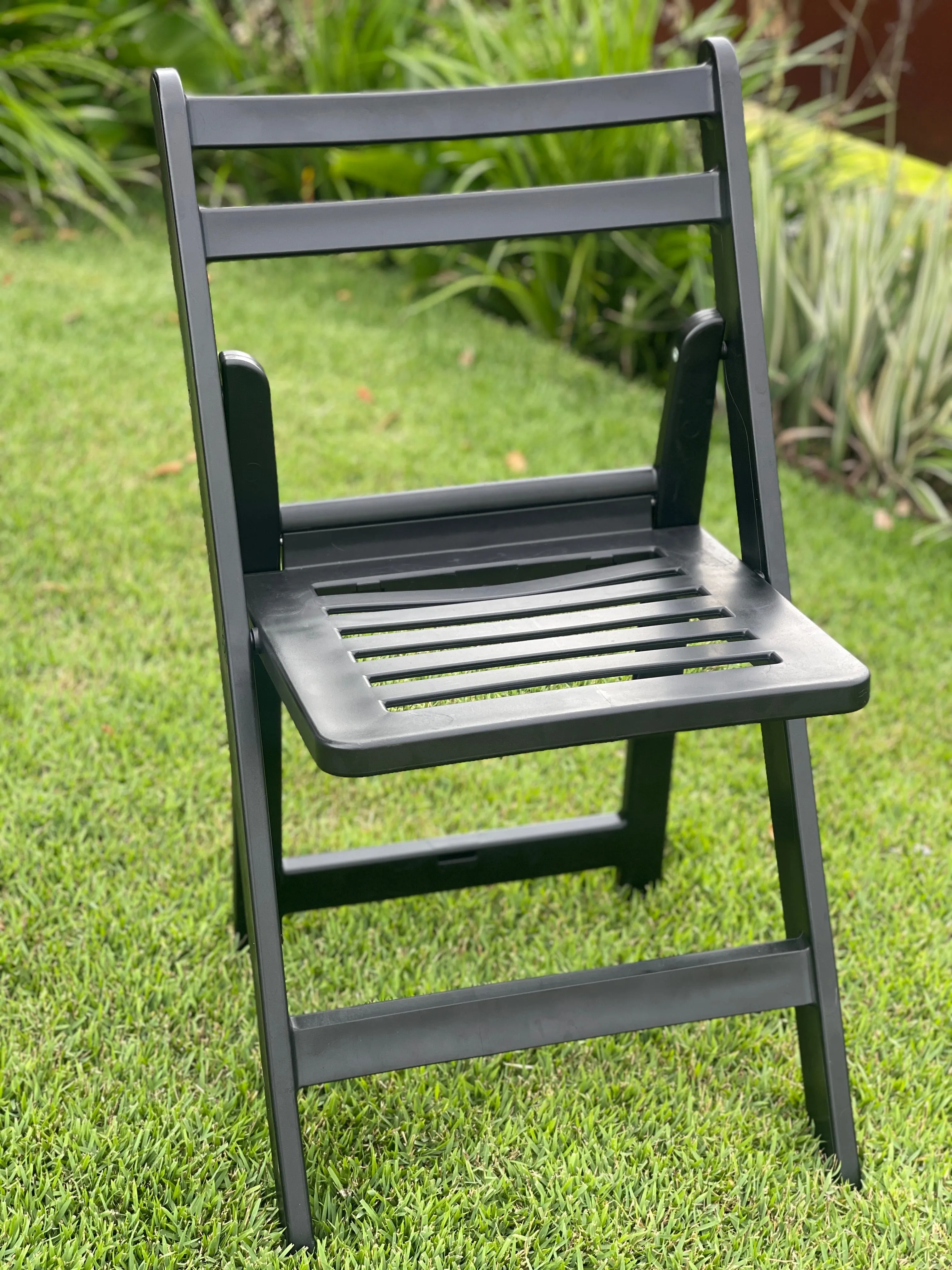 52  BULK - Slatted Black Americana - Resin/Plastic