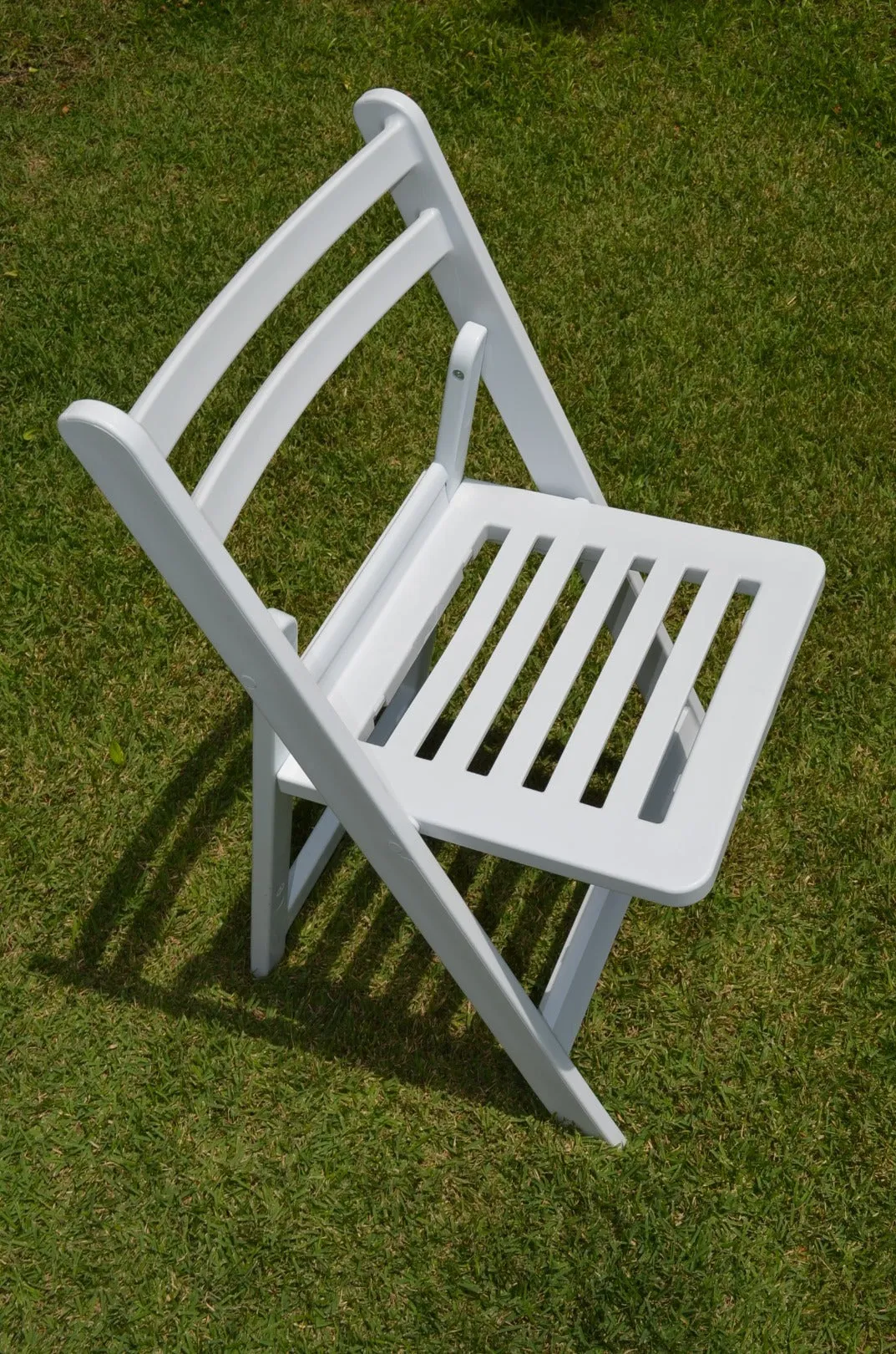 52  BULK - Slatted White Americana - Resin/Plastic