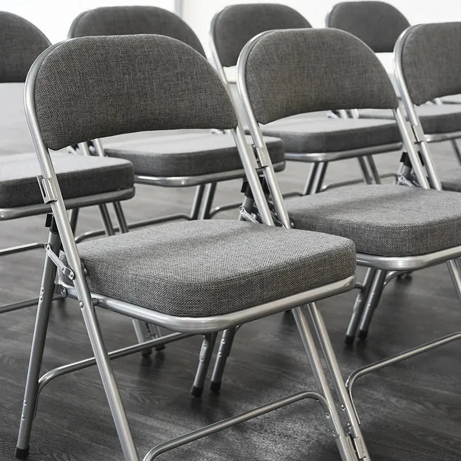 Comfort x18 Deluxe Folding Chairs & Trolley