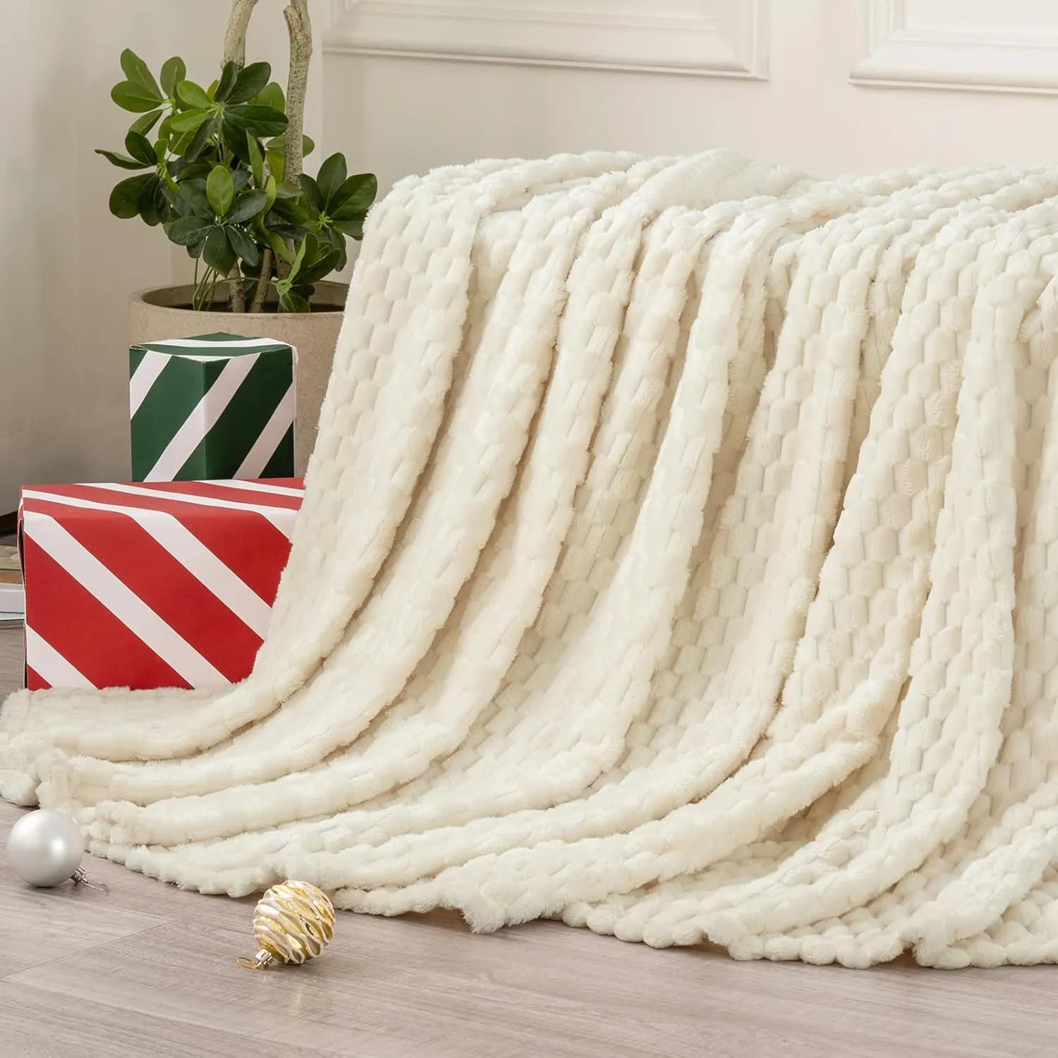 David's Home Ultra Soft Fleece Blanket Twin Size, Warm Lightweight 3D Jacquard Flannel Blanket for Fall Winter, Fluffy Cozy Luxury Plush Suitable for Bed Room Decor,66"x90", Cream