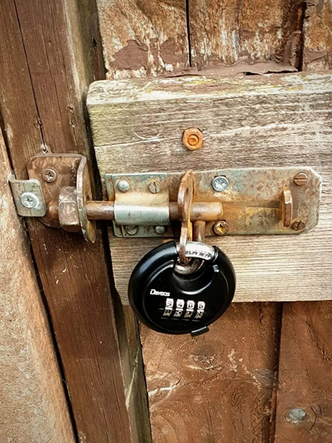DAYGOS Combination Disc Padlocks for Outdoor - Heavy Duty 4 Digit Code Lock, Combo Discus Lock for Storage Unit,Gate,Fence,Trailer(3/8-in Shackle,2PCS,Black)