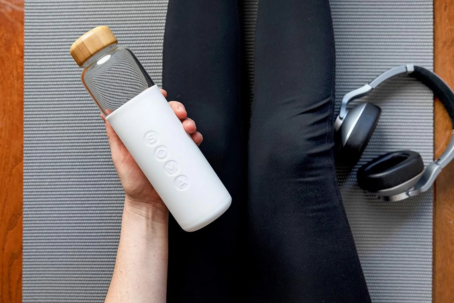 Full Circle Home V.2 17 oz. Glass Water Bottle - White