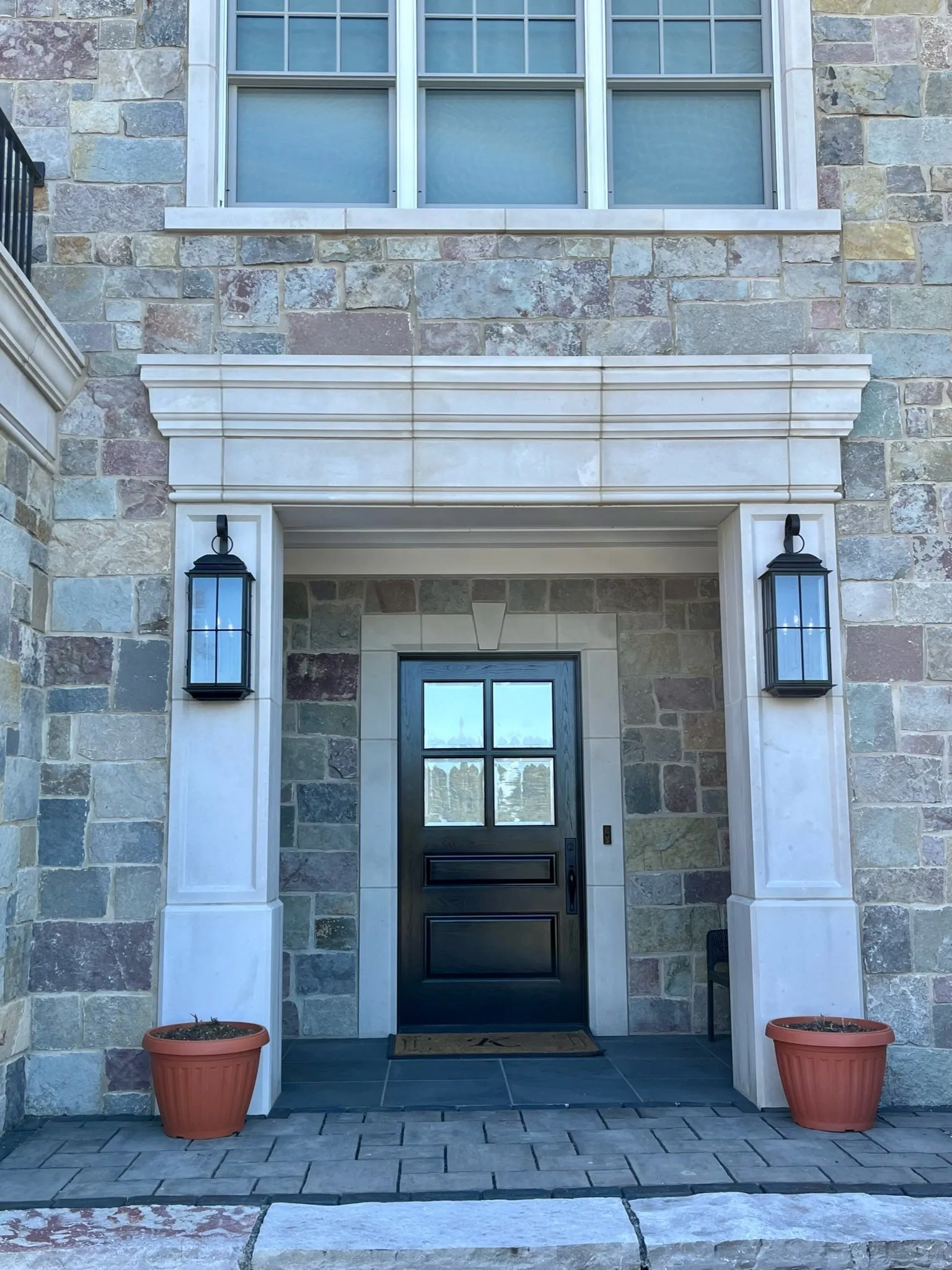Hampton XL Lantern - Wall Mount