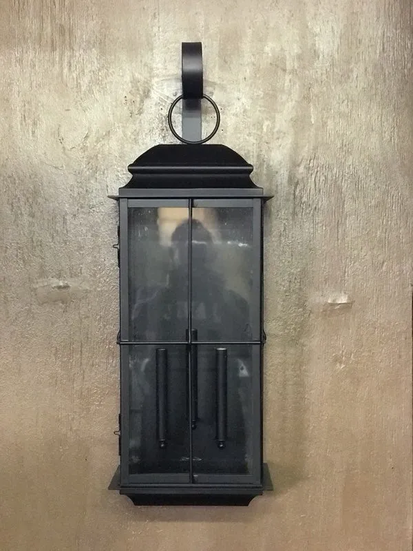 Hampton XL Lantern - Wall Mount