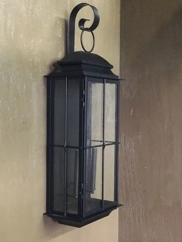 Hampton XL Lantern - Wall Mount