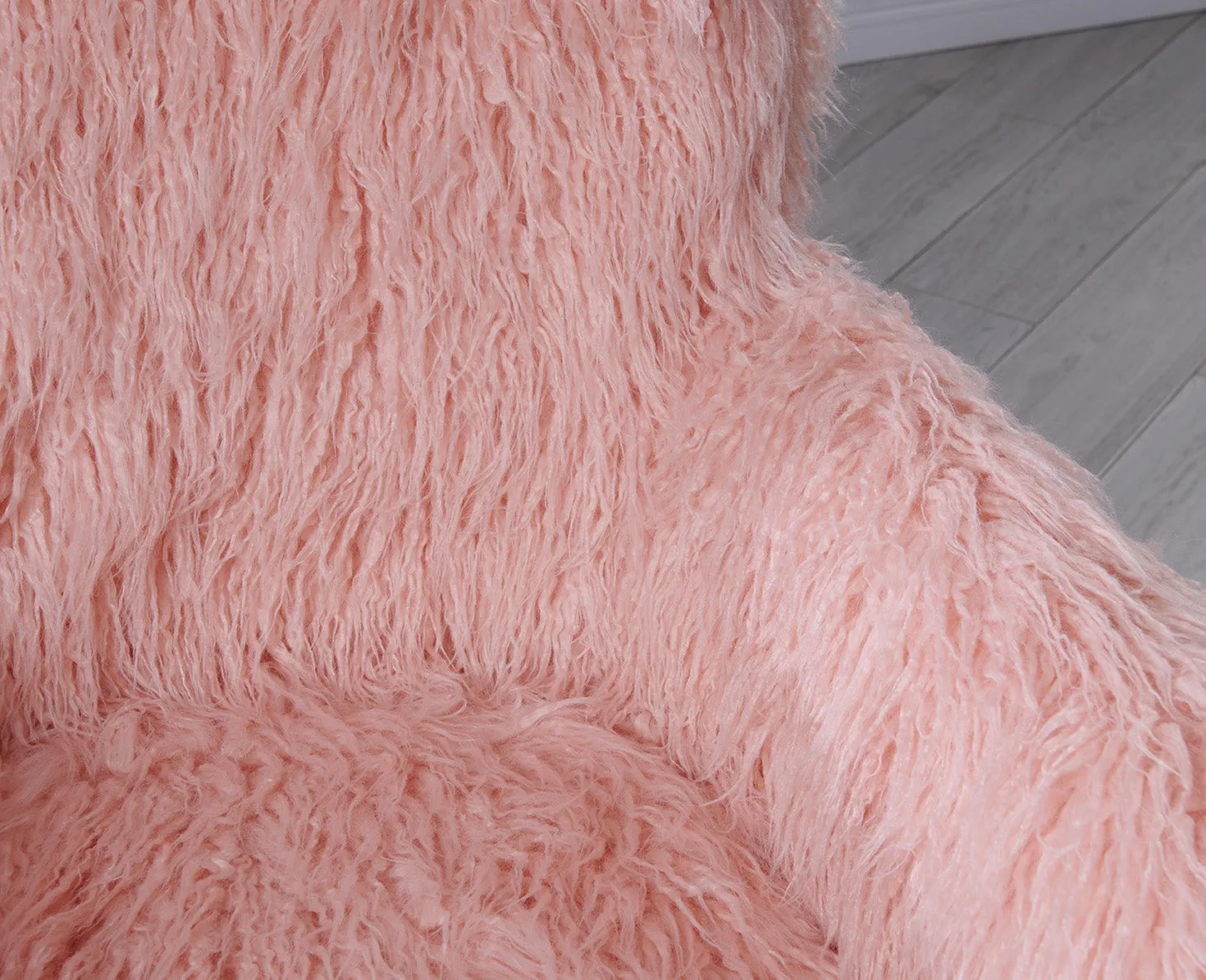 Heavy Shag Faux Sheepskin Tub Chair-Pink - DE.L