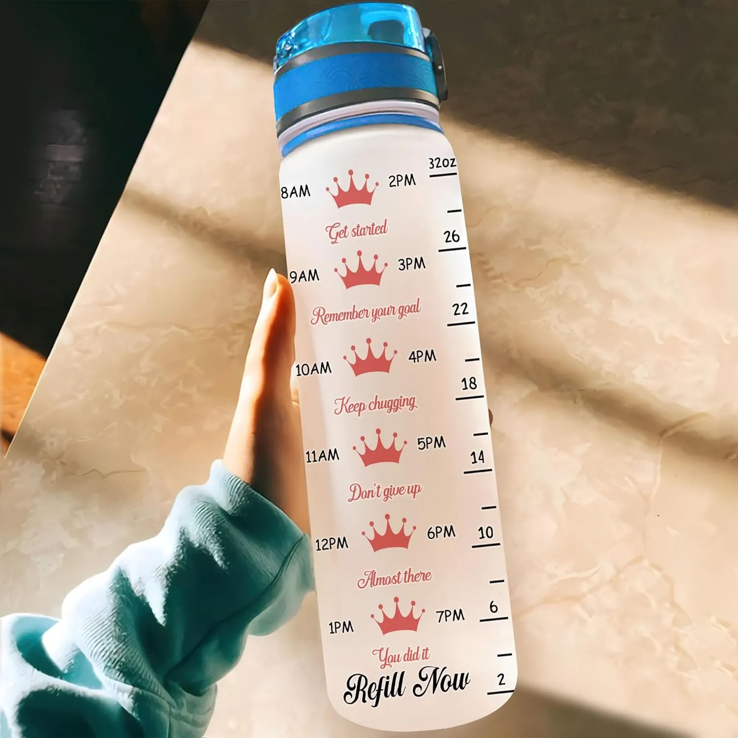HYTURTLE Personalized I Never Give Up Black Queen 32Oz Liter Motivational Water Bottle, Customized Africa American Black Queen Name With Time Marker Gift For Black Women On Birthday Mother's Day