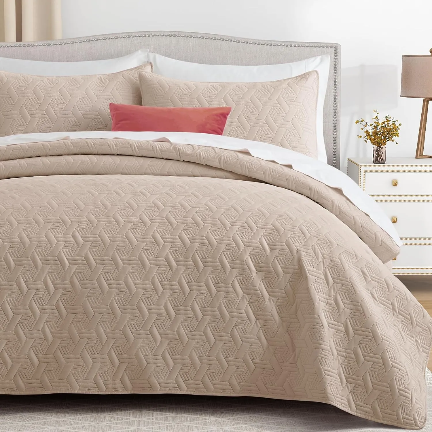 Lavsiry Light Camel Quilt Twin Size Bedding Set, Summer Thin Microfiber Quilted Bedspread & Coverlet, Soft Lightweight Comforter for All Seasons - 2 Piece(1 Quilt, 1 Pillow Sham)