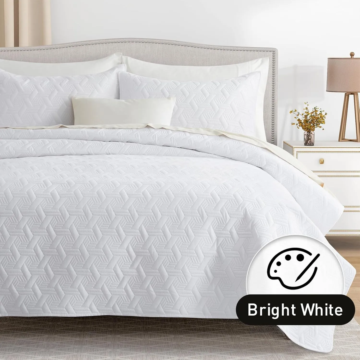 Lavsiry White Quilt King Size Bedding Set, Summer Thin Microfiber Quilted Bedspread & Coverlet, Soft Lightweight Comforter for All Seasons - 3 Piece(1 Quilt, 2 Pillow Shams)