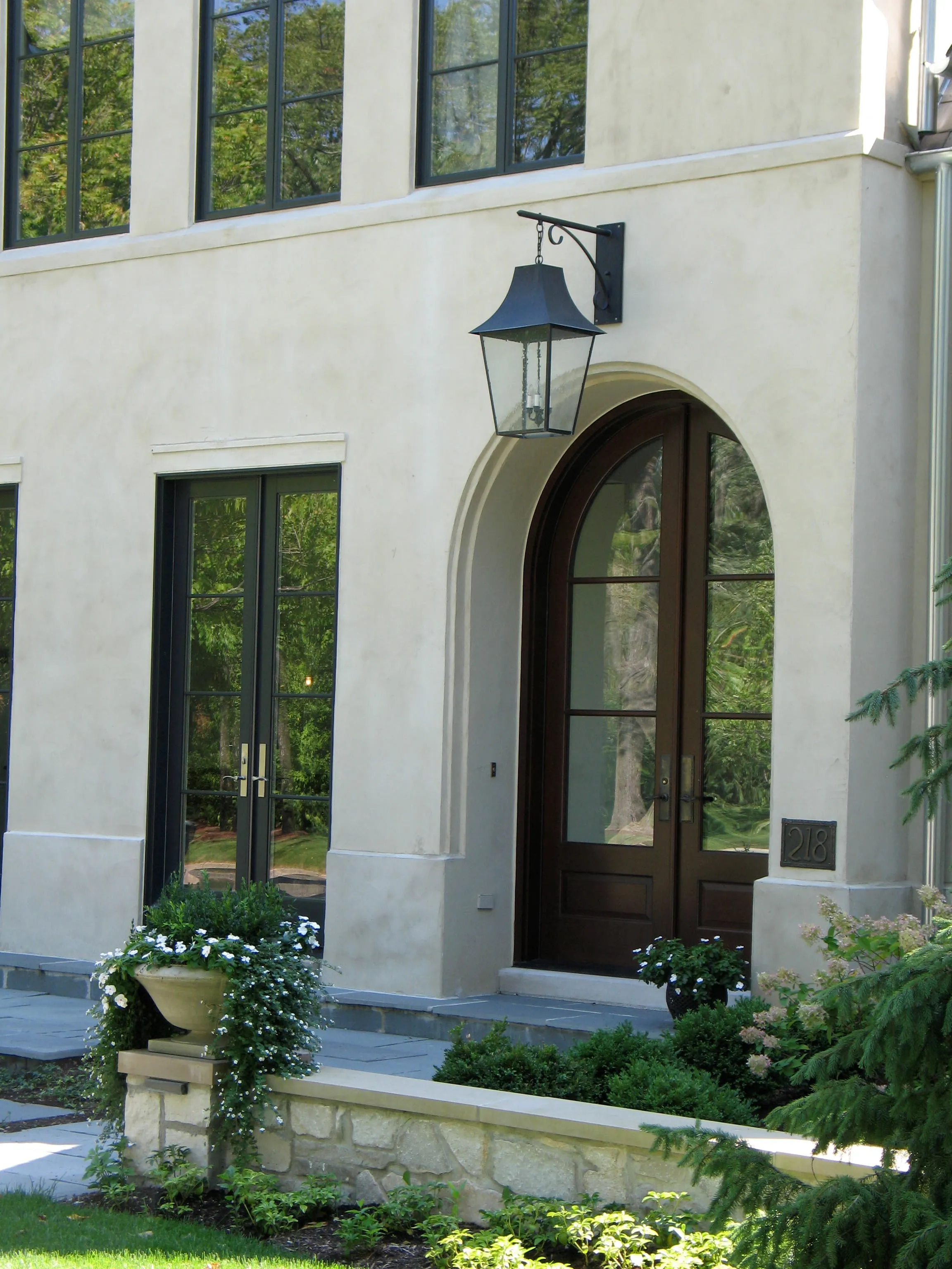 Mansord Lantern - Wall Mount