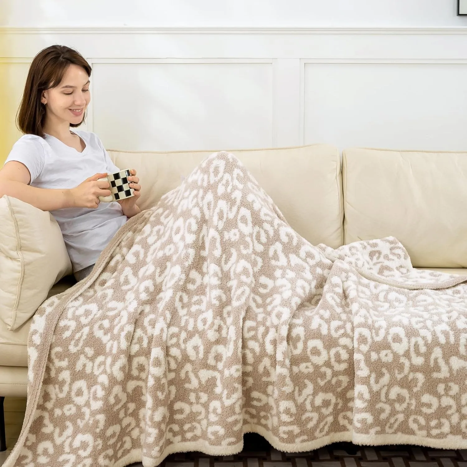 Mokoya Super Soft Blanket Cheetah Print 50"x70", Lightweight Fluffy Throw for Couch, Bed, Fuzzy Plush Knit Blanket, Modern Aesthetic Cozy Home Accents, Gifts for Women, Mom, Girls, CreamBeige