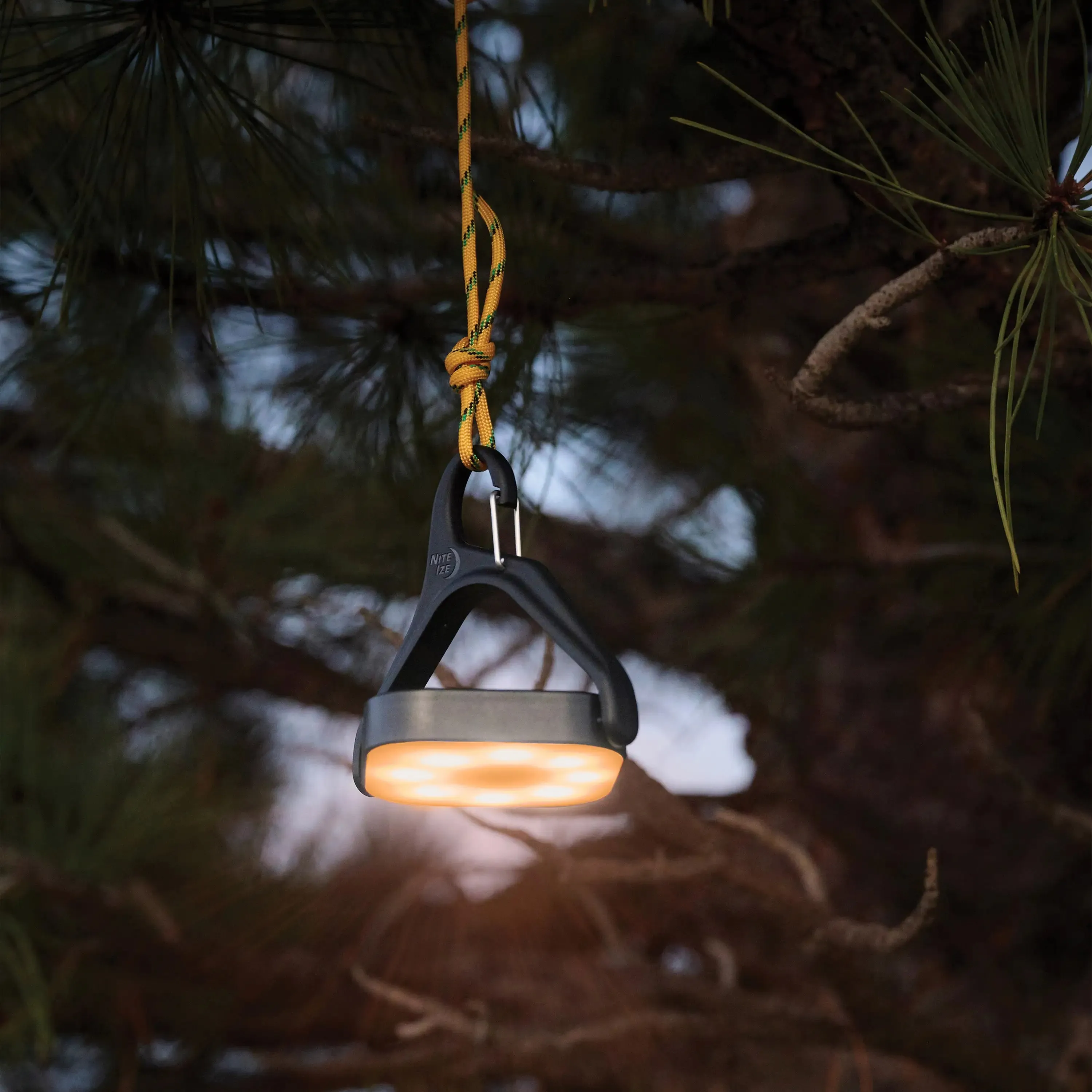 RADIANT® REVOLVE™ RECHARGEABLE   SOLAR LANTERN