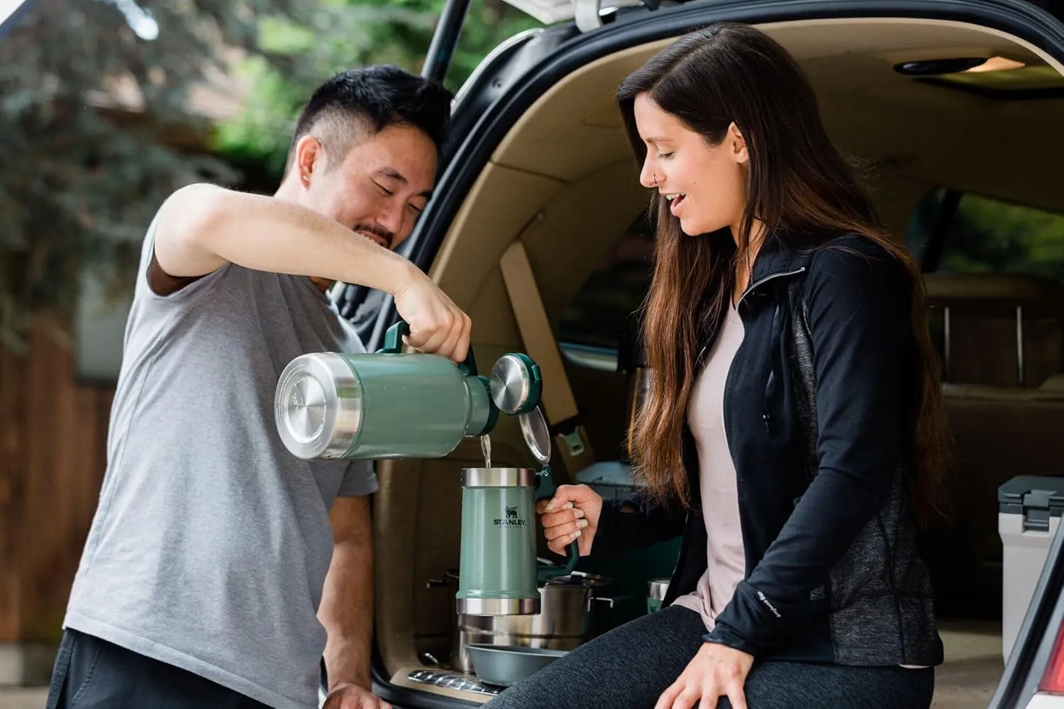 Stanley Classic Easy-Pour Growler 64 oz | Keeps Beer Cold or Coffee Hot | Leakproof Steel Lined Lid and Easy to Carry Handle | Insulated Stainless Steel | BPA-Free | Black 2.0