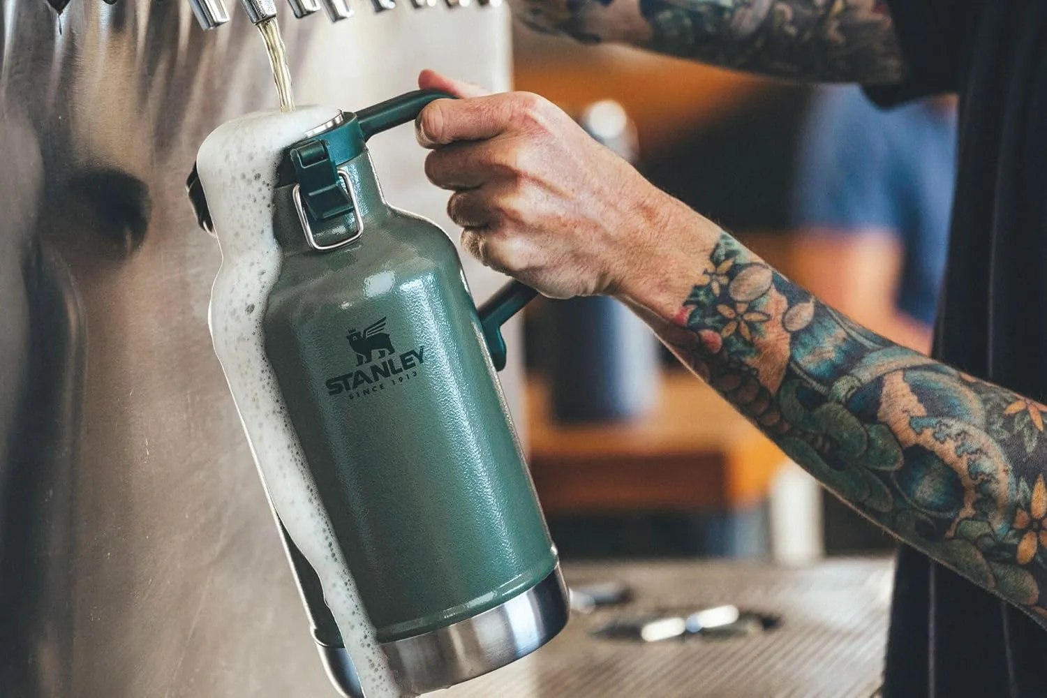 Stanley Classic Easy-Pour Growler 64 oz | Keeps Beer Cold or Coffee Hot | Leakproof Steel Lined Lid and Easy to Carry Handle | Insulated Stainless Steel | BPA-Free | Frost Gloss