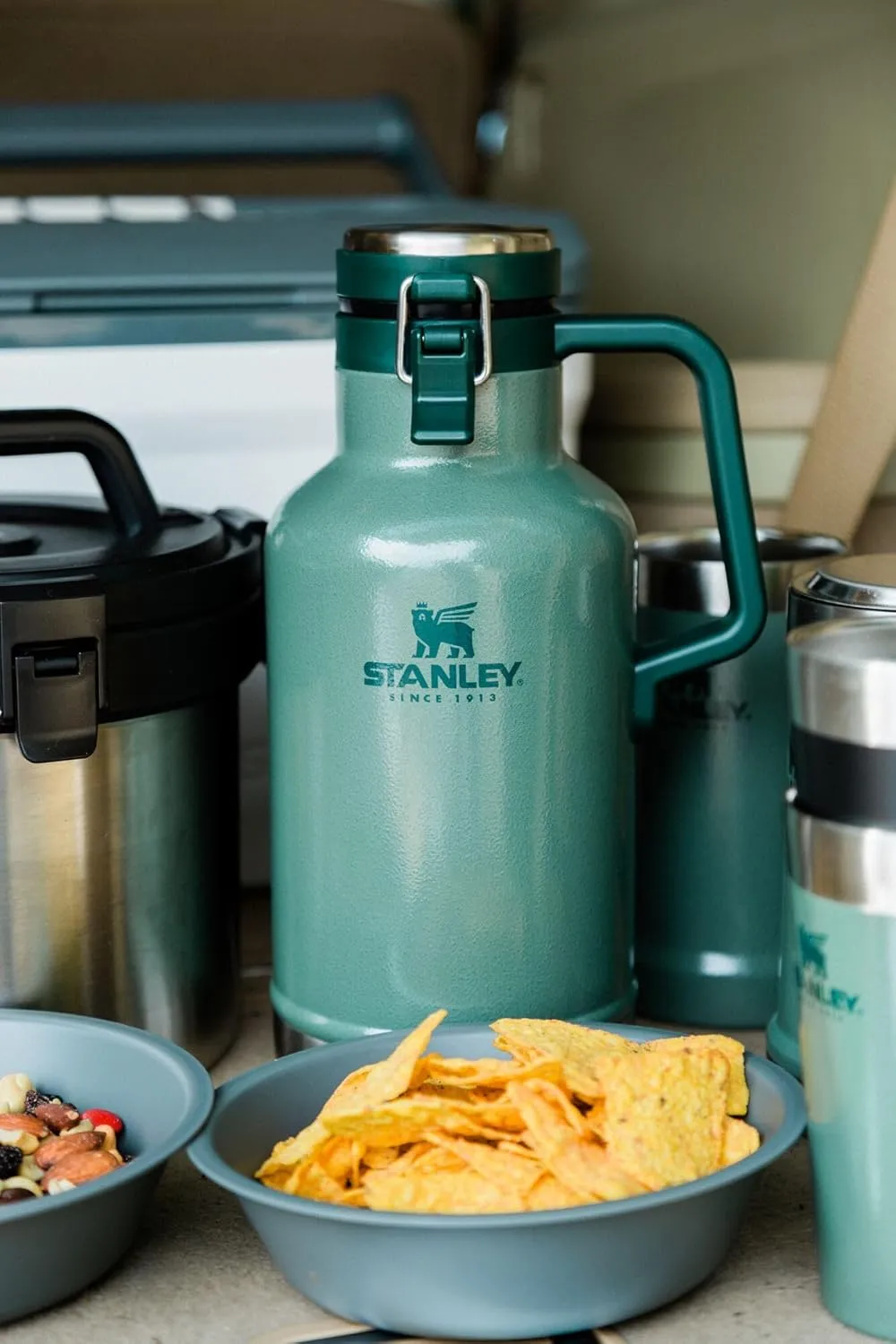 Stanley Classic Easy-Pour Growler 64 oz | Keeps Beer Cold or Coffee Hot | Leakproof Steel Lined Lid and Easy to Carry Handle | Insulated Stainless Steel | BPA-Free | Frost Gloss