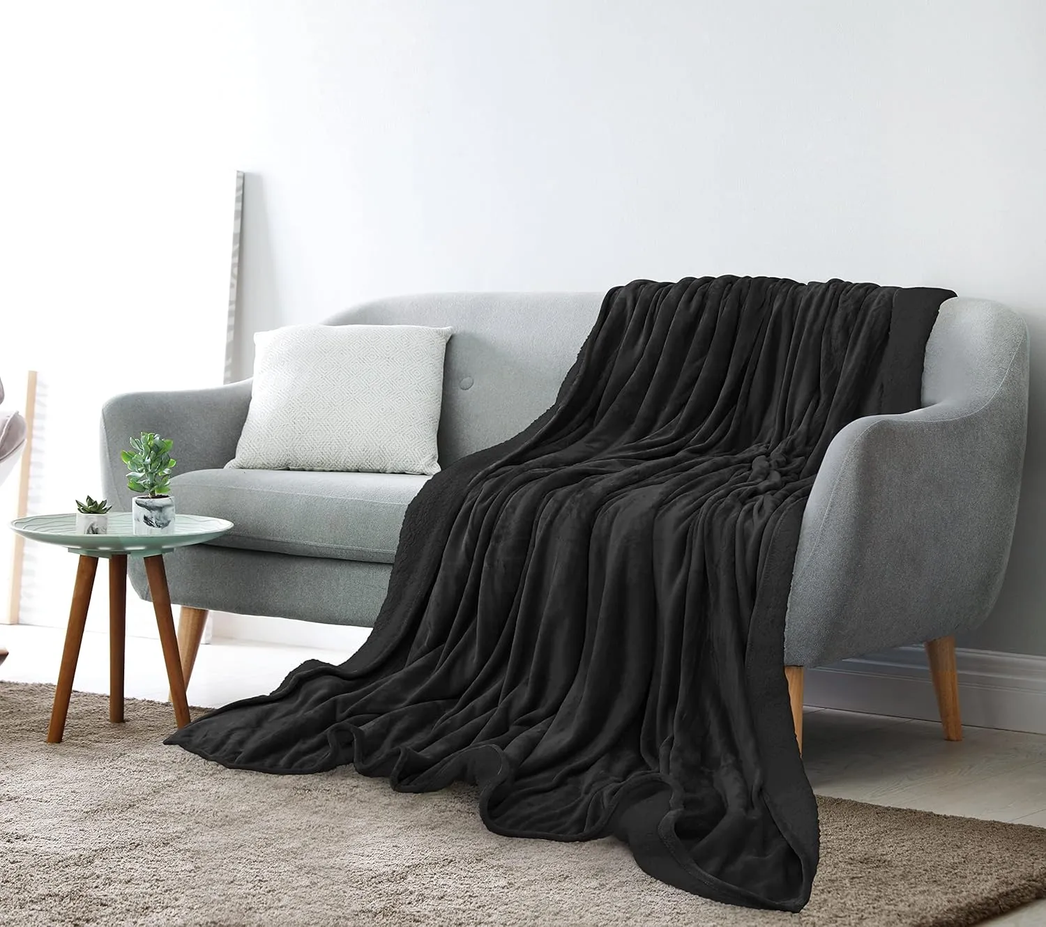 Utopia Bedding Sherpa Blanket Queen Size (Black, 90x90 Inches) - Soft Lightweight Plush Fleece Reversible Blanket for Bed, Sofa, Couch, Camping and Travel