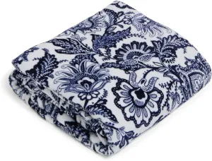 Vera Bradley Women's Oversized Fleece Plush Throw Blanket, Java Navy & White, Twin/Twin XL