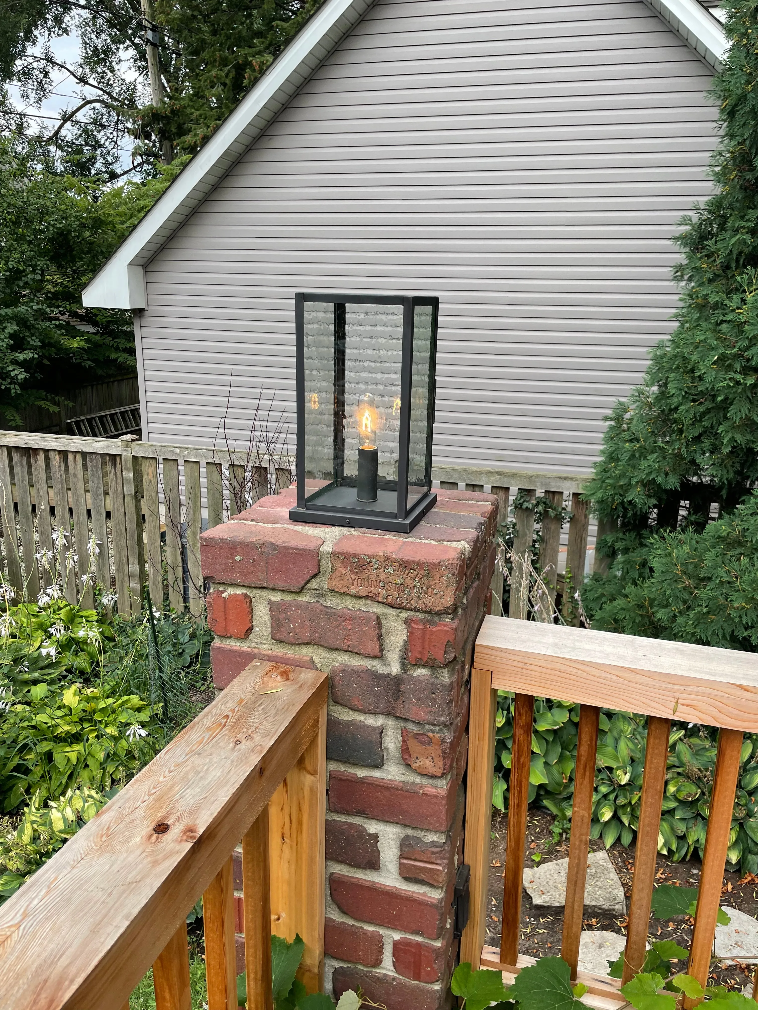 Vista Pier Mount Lantern