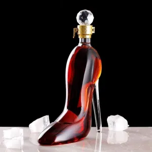 Whiskey Decanter Bottle - Art Statue, Glass Whiskey Decanter, 2025 New Funny Whiskey Bottle, Beautiful Engraved Glass Statues, Home Bar Accessories, Holiday Gifts(High heels)